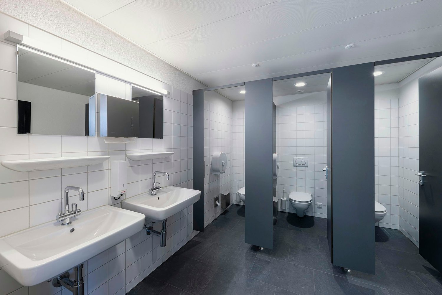 1278m² office