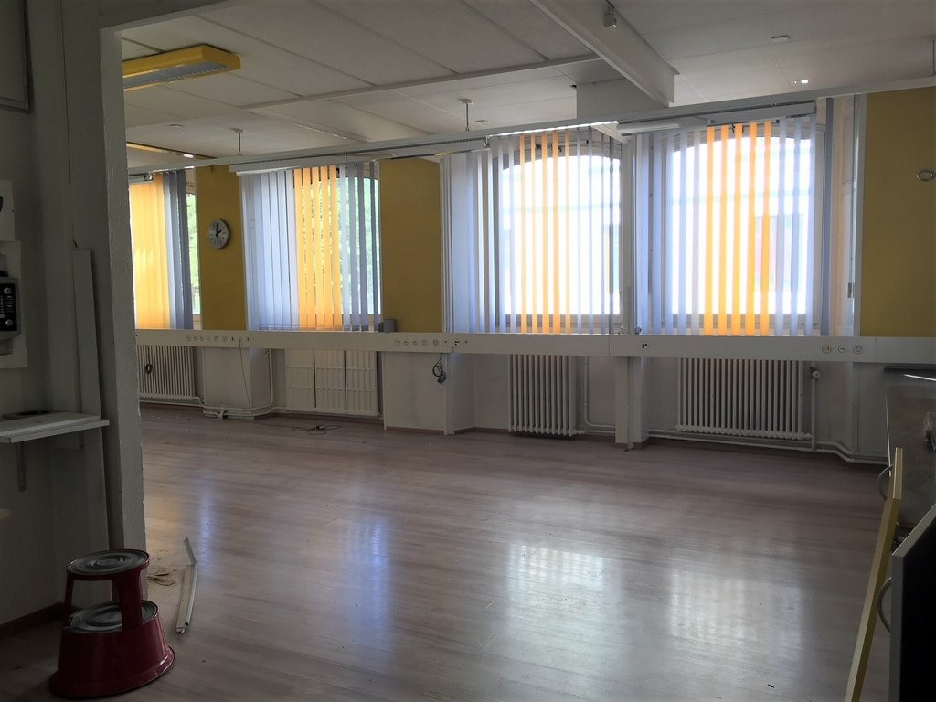 200m² commercial