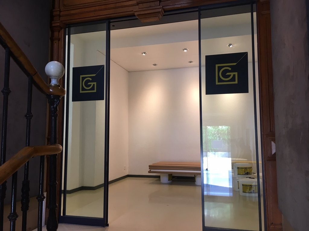 200m² commercial