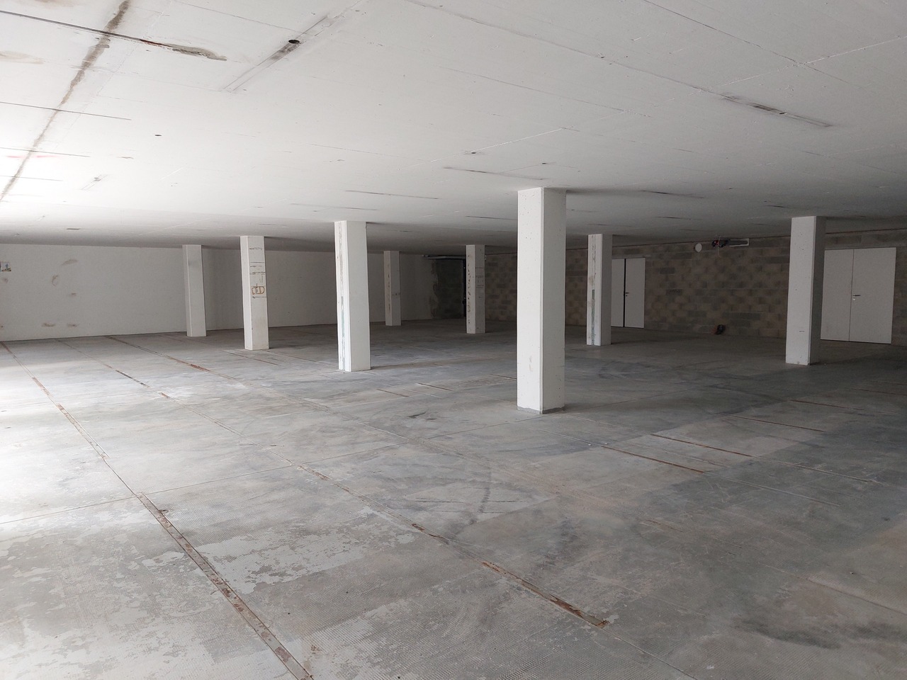 150m² atelier, Foto 1 von 4