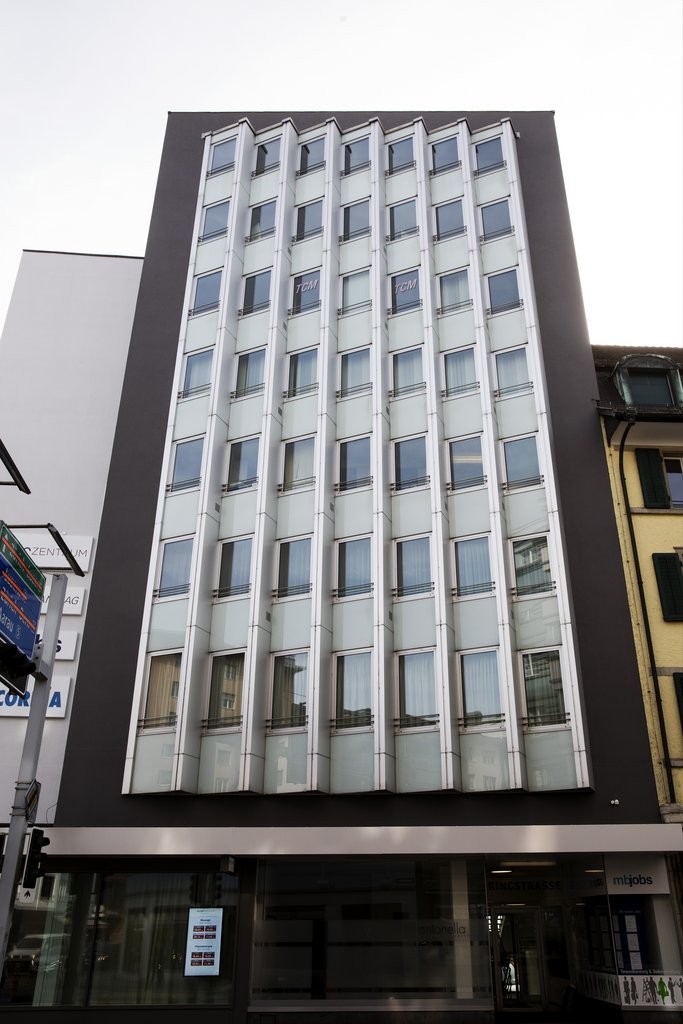 85m² office
