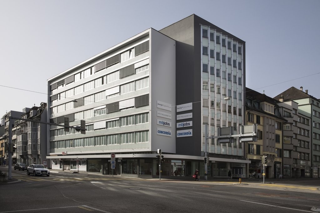 85m² office