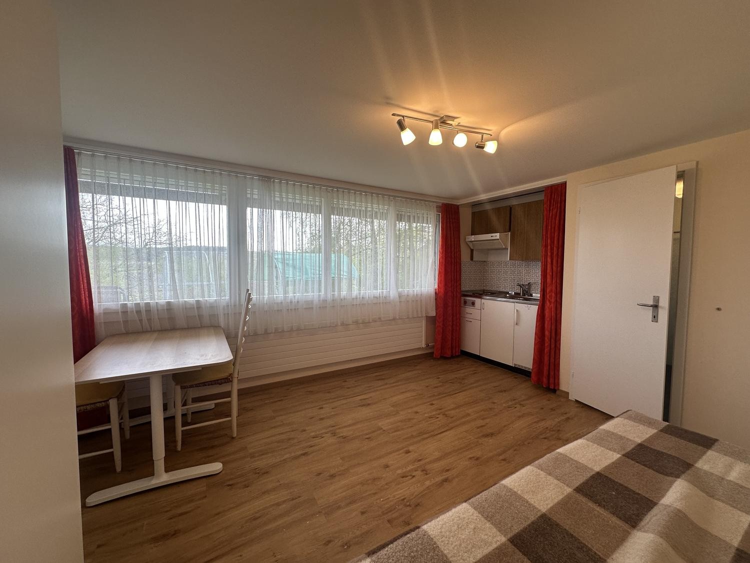 1 room apartment, Foto 1 von 6