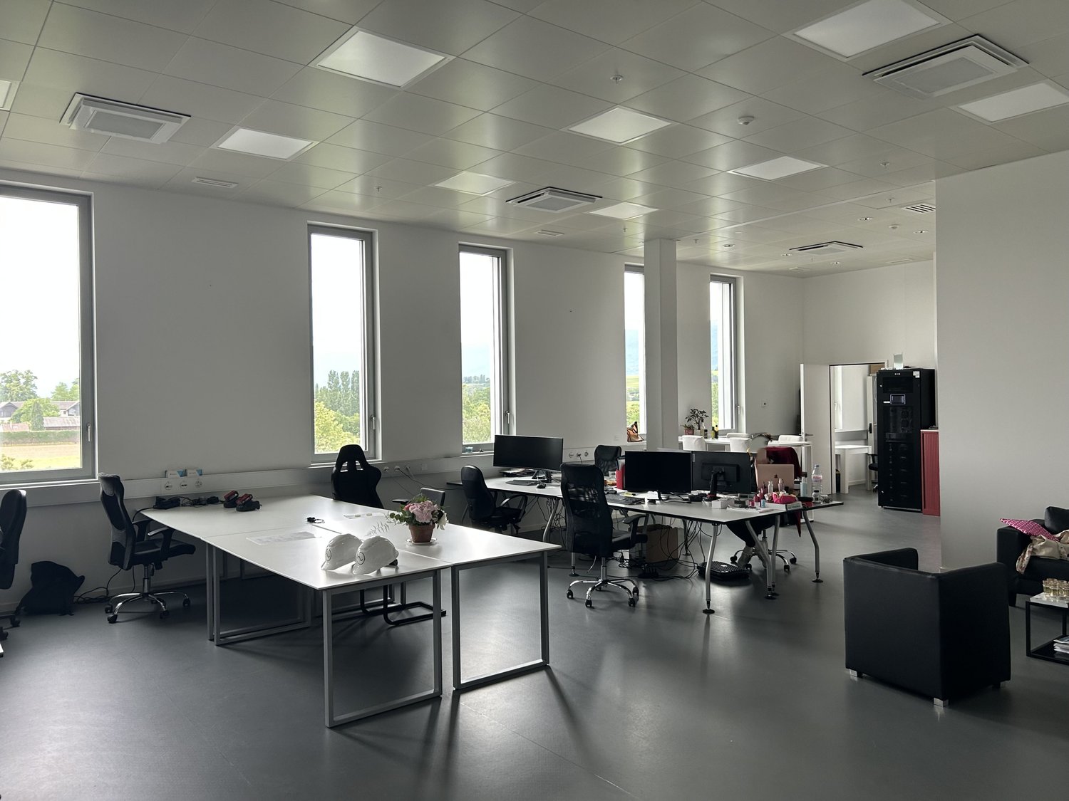 137m² office