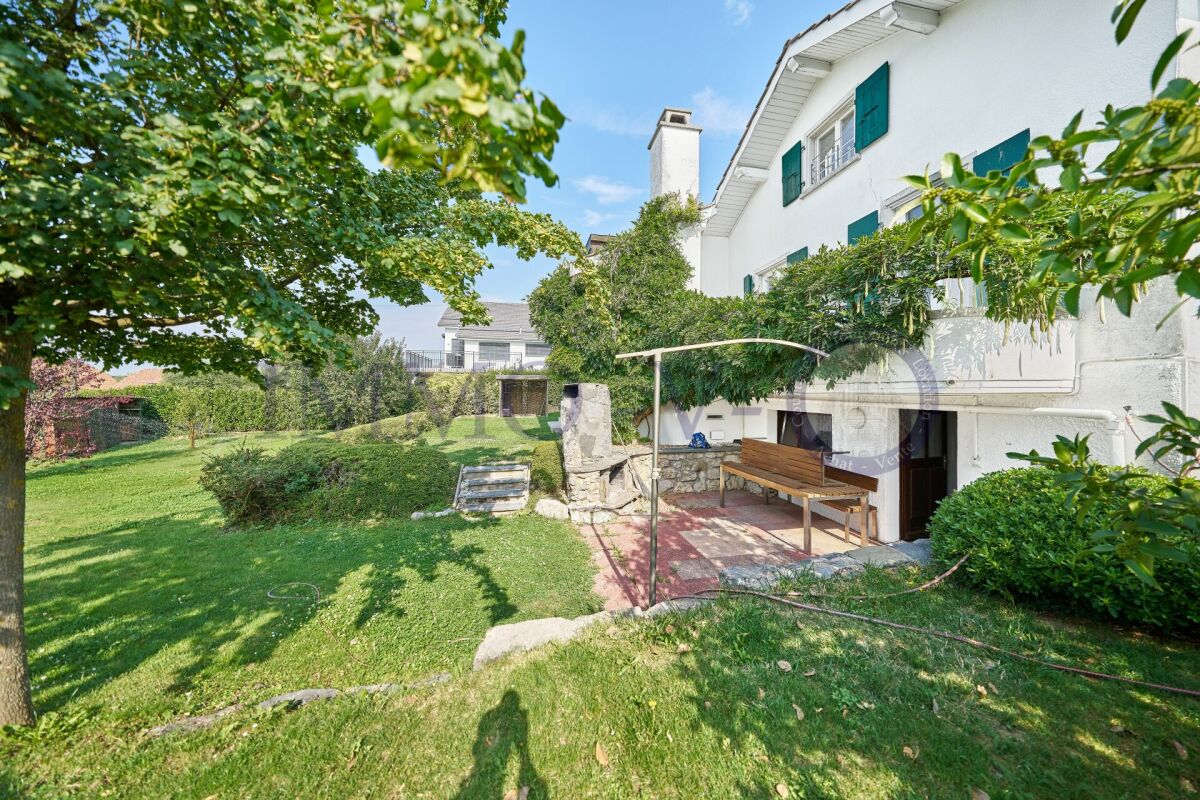 7-Zimmer-Villa, Foto 1 von 10