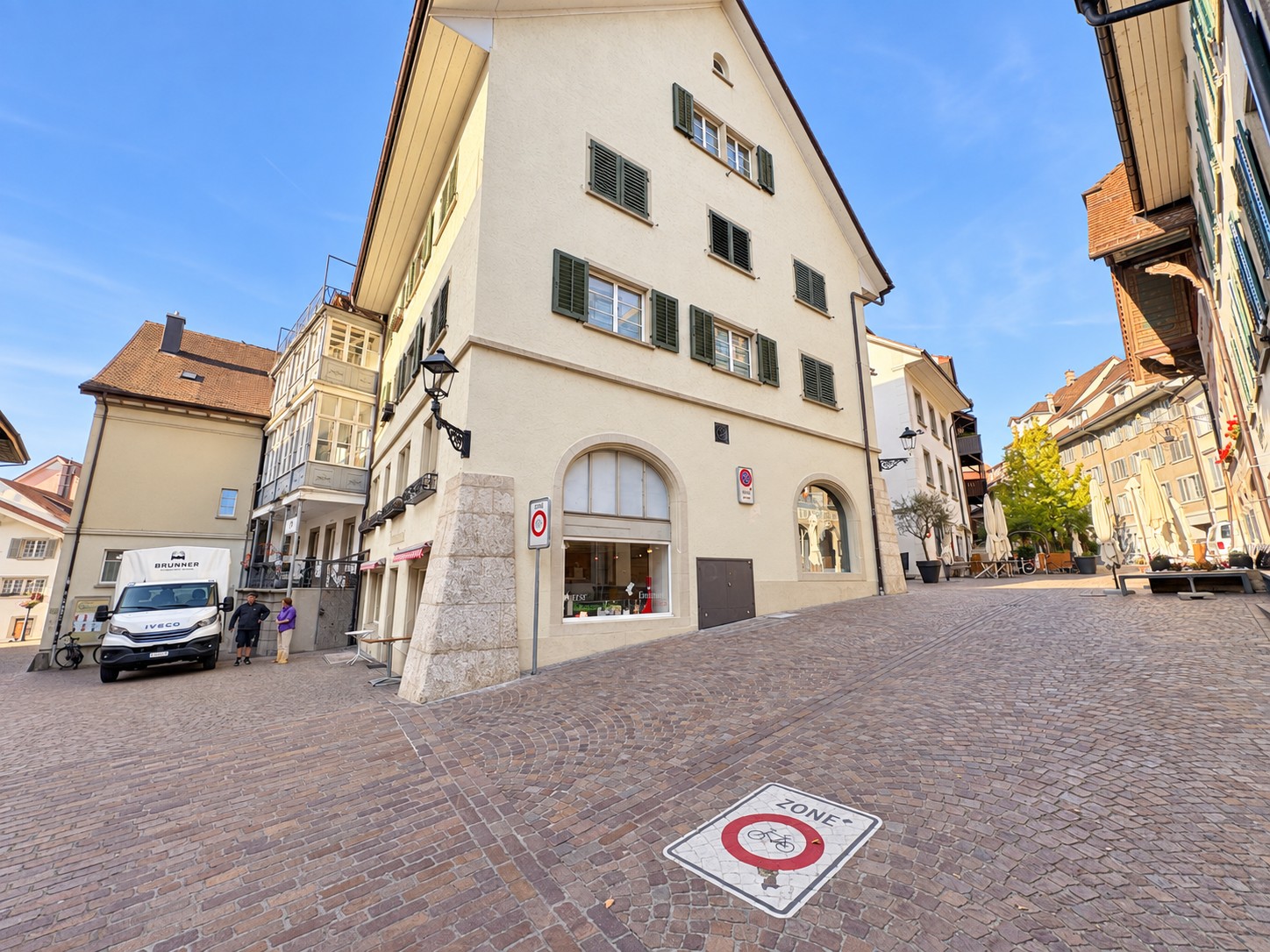 126m² commerciale