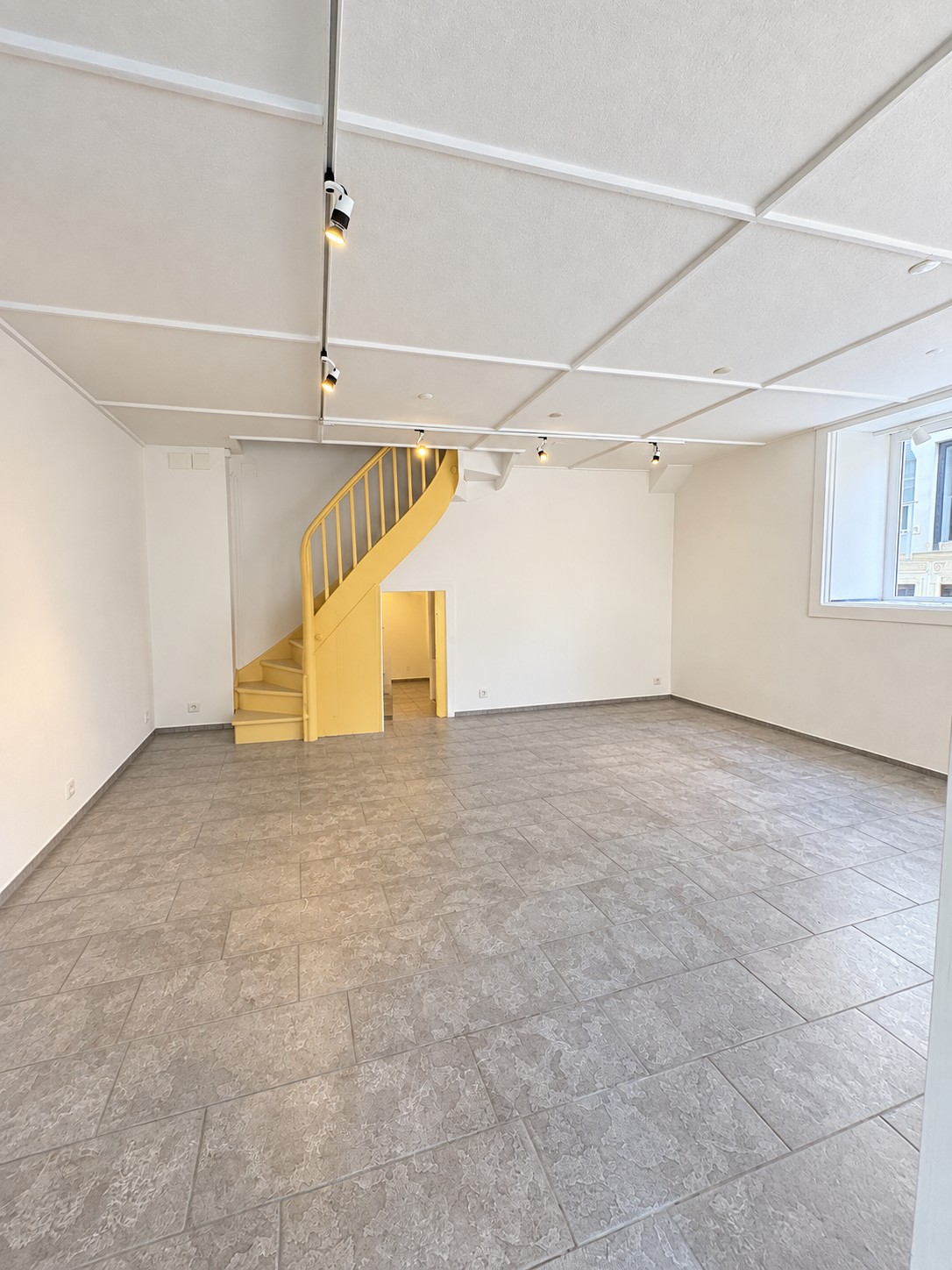 126m² commerciale