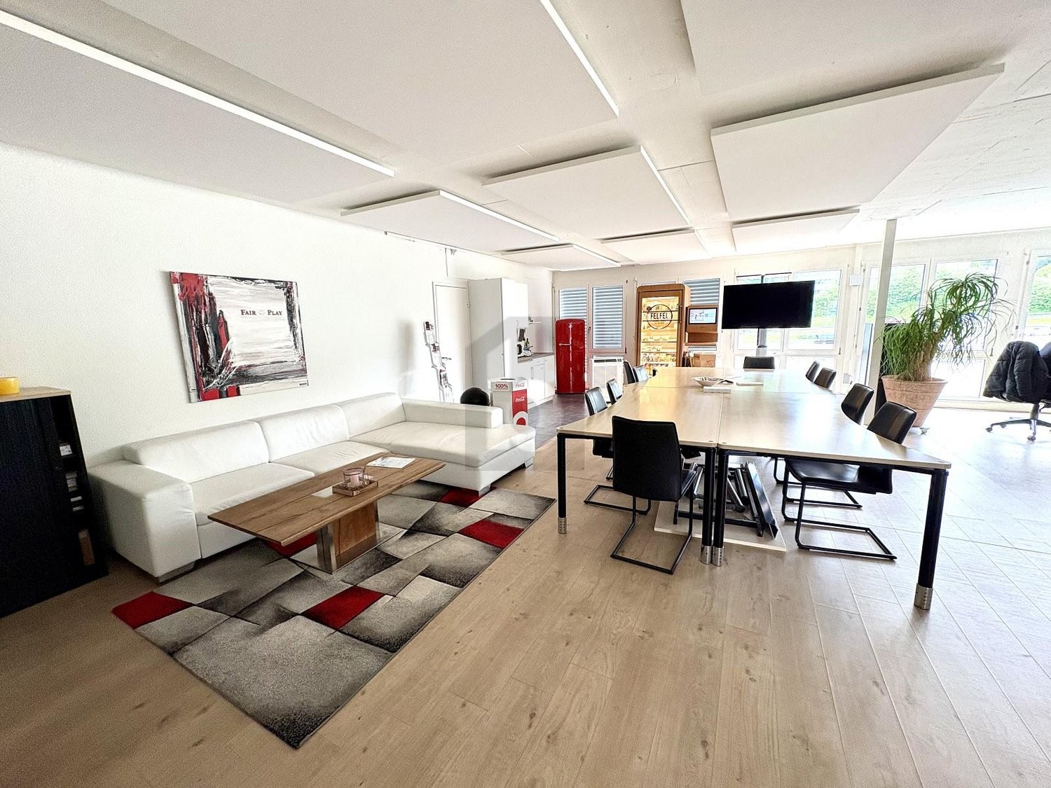 200m² office