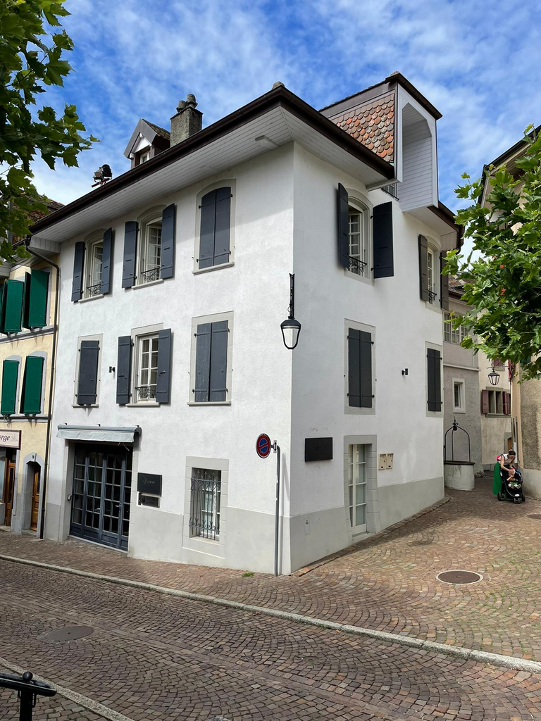 1 room single room