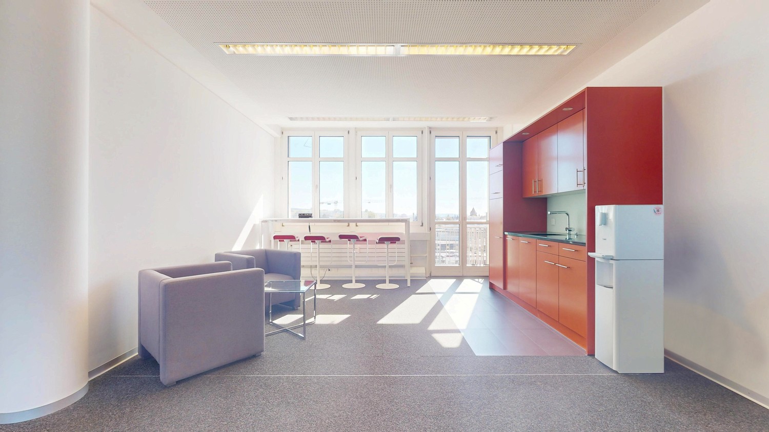 280m² office