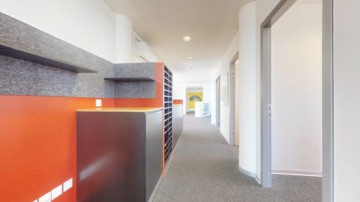 280m² office
