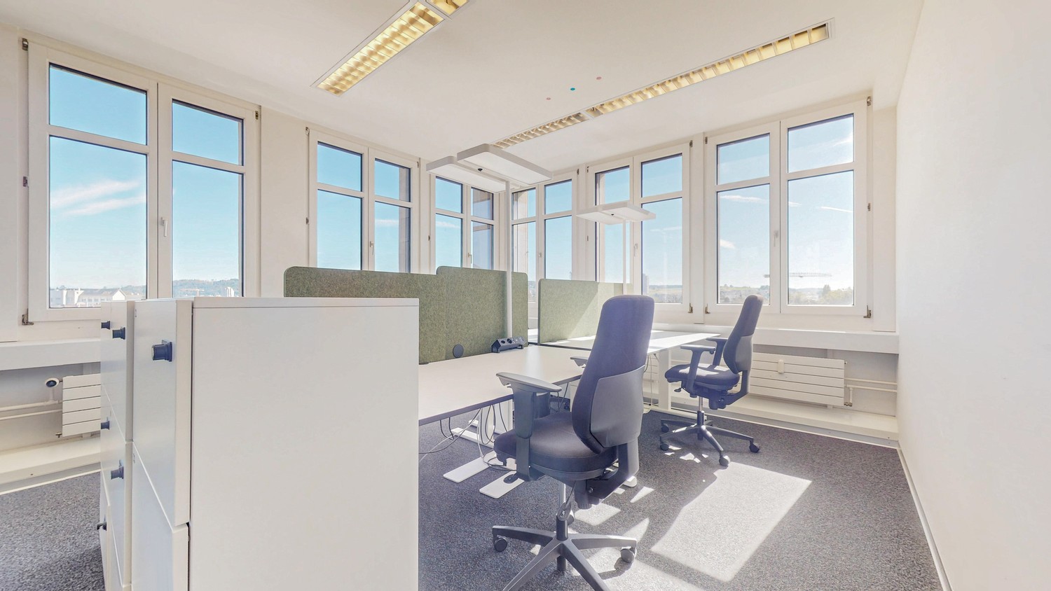 280m² office