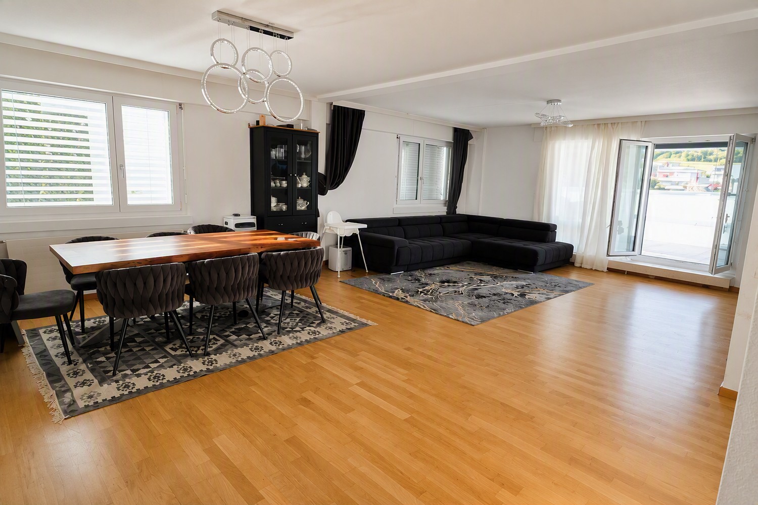 5 rooms apartment, Foto 1 von 10
