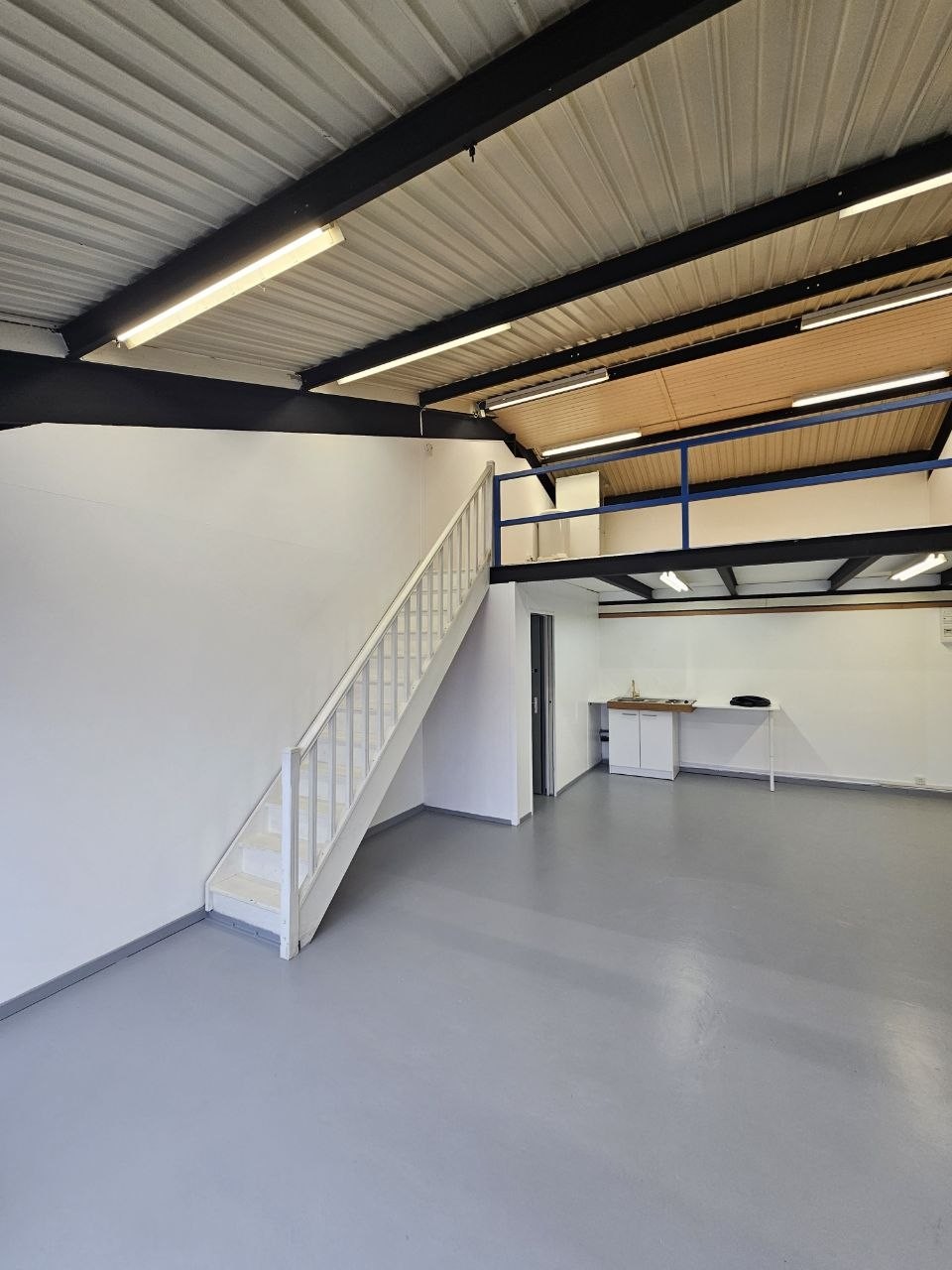 68-68m² commercial