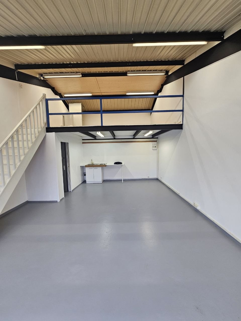 68-68m² commercial