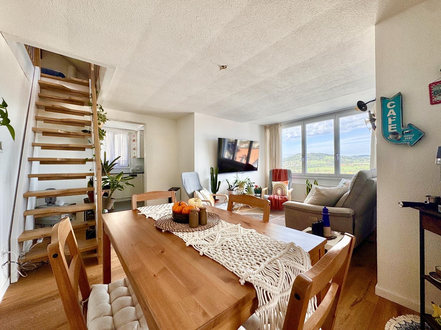 5 rooms apartment