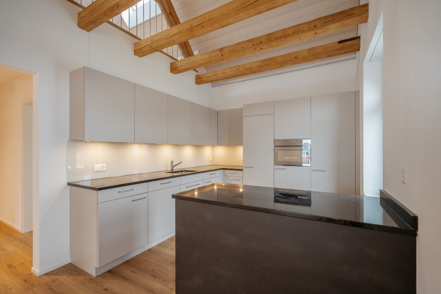 5 rooms apartment