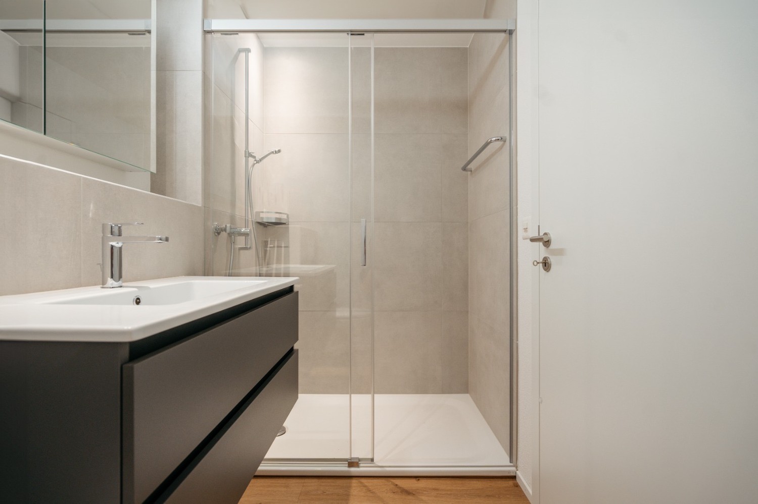 5 rooms apartment
