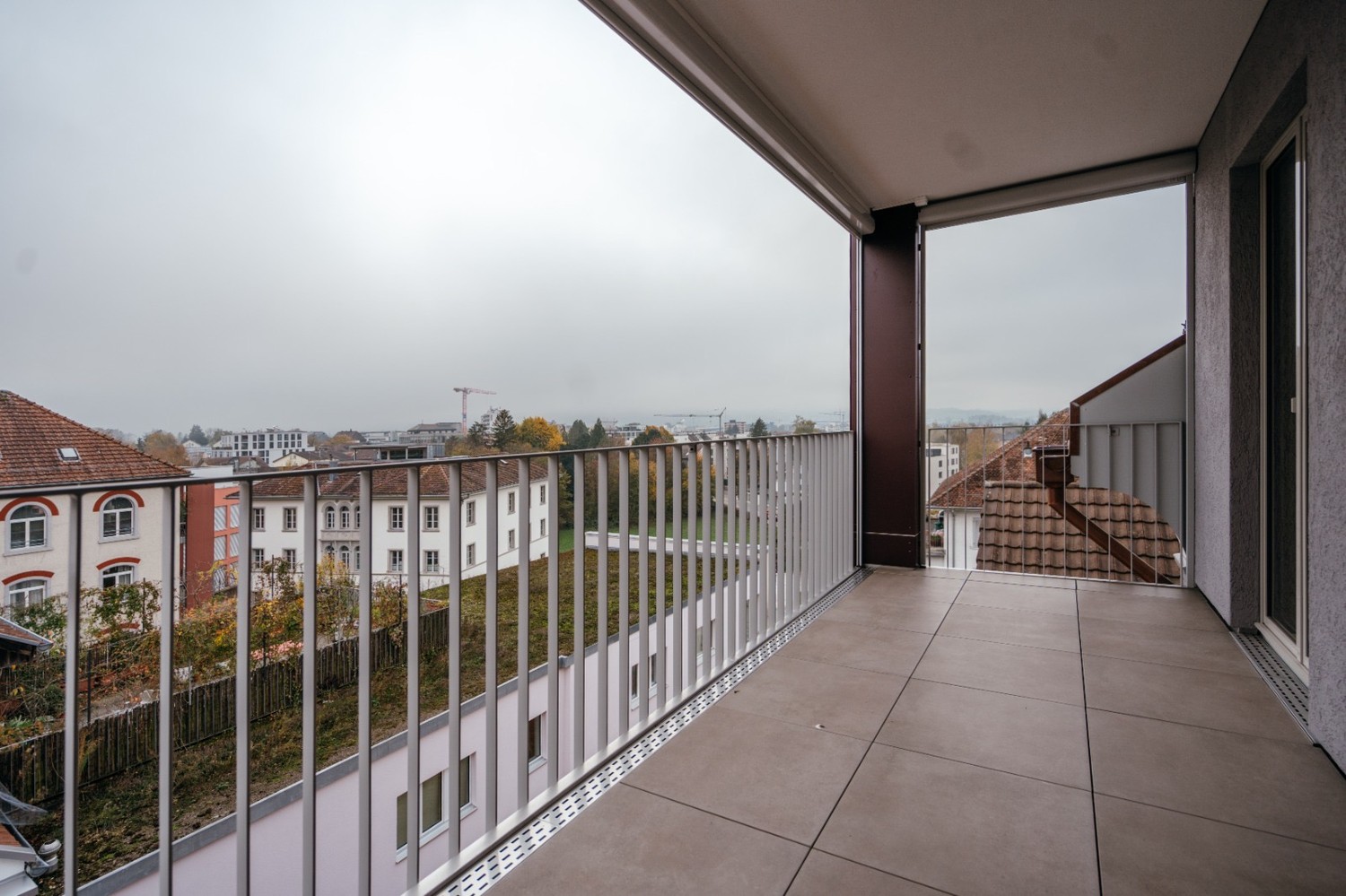 5 rooms apartment