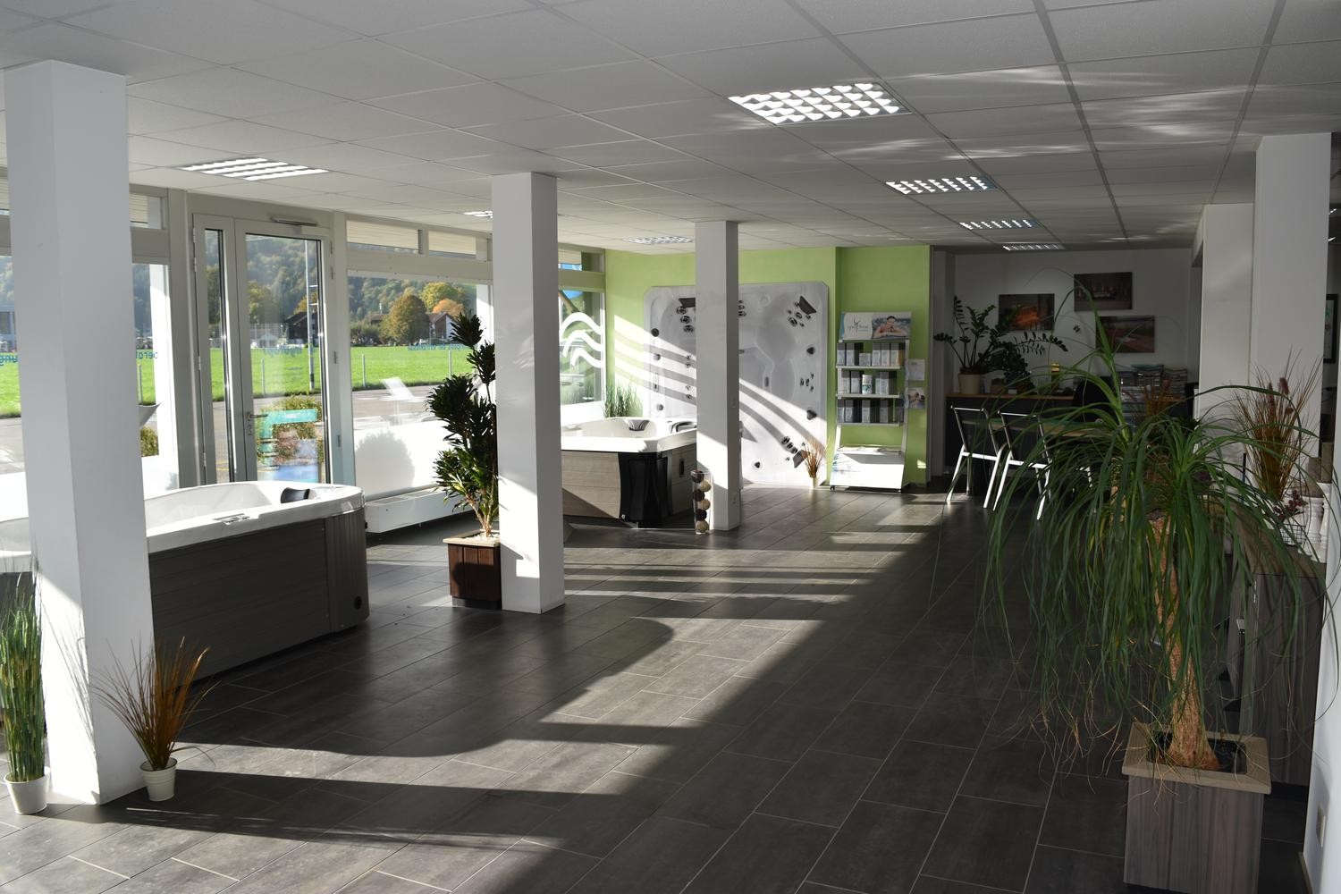 250m² commercial