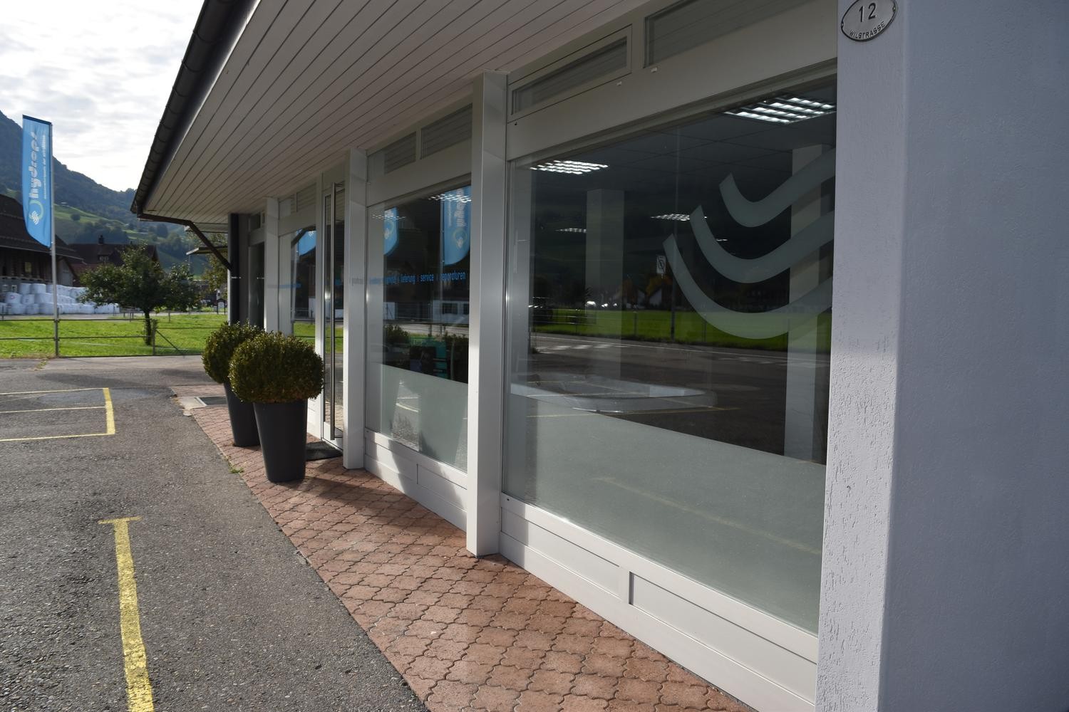 250m² commercial