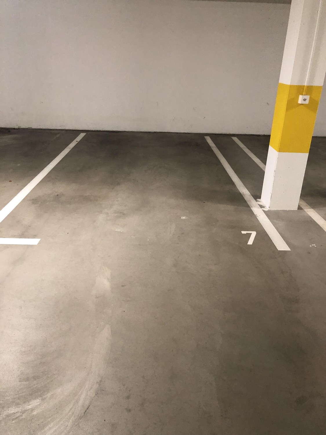 Tiefgaragenplatz