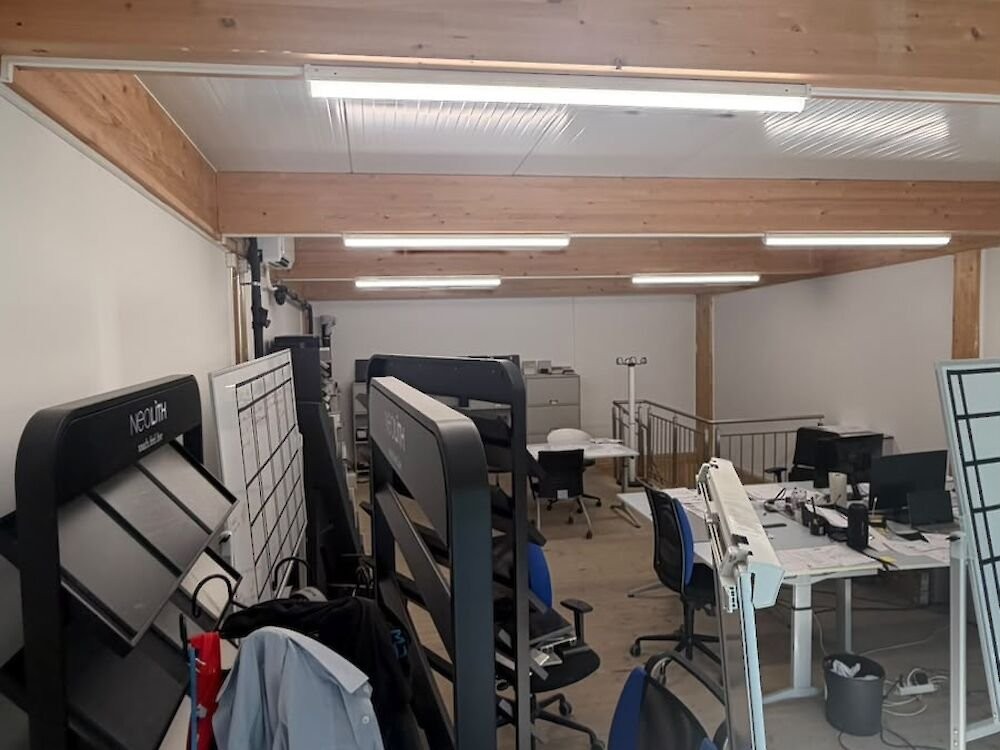 144m² commercial