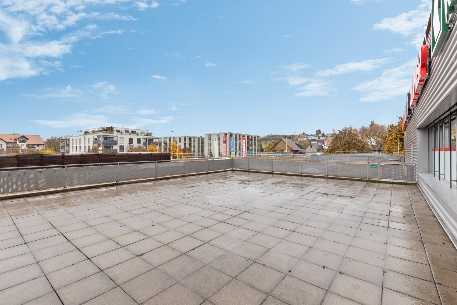 659m² shop, photo 9 of 9