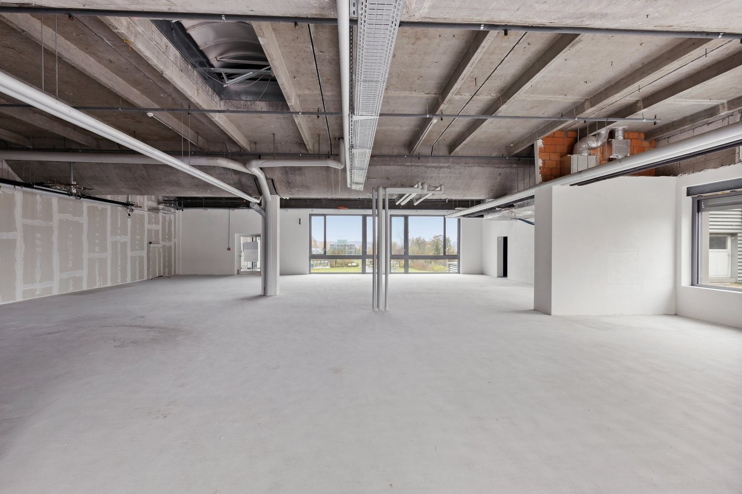 659m² shop, photo 5 of 9
