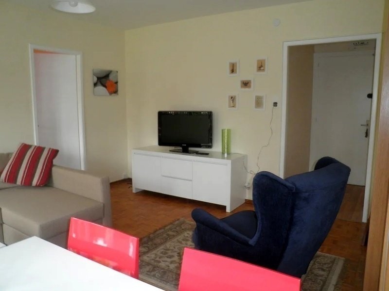 Möblierte 2 ½ Zimmer Wohnung