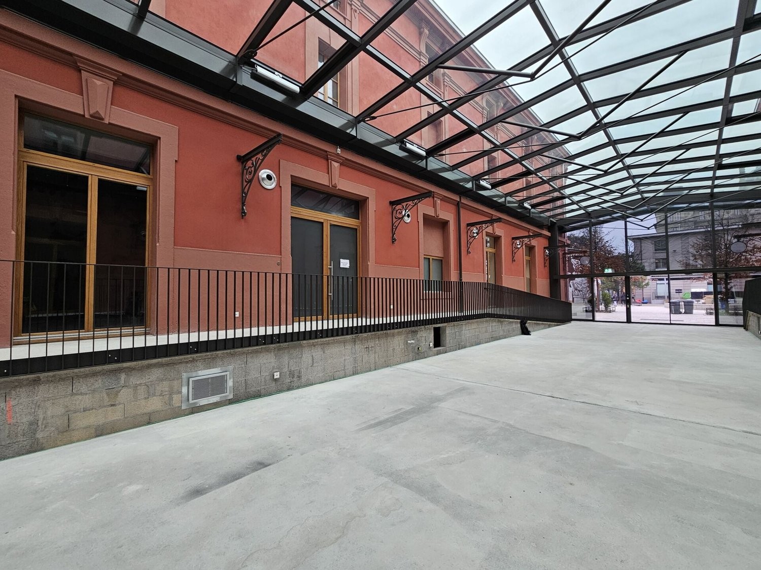 322m² Laden