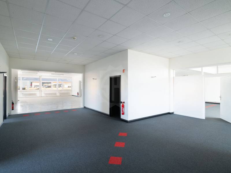 522m² Industrieobjekt, Foto 3 von 6