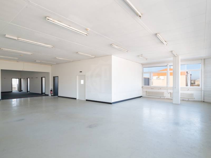 522m² Industrieobjekt, Foto 2 von 6