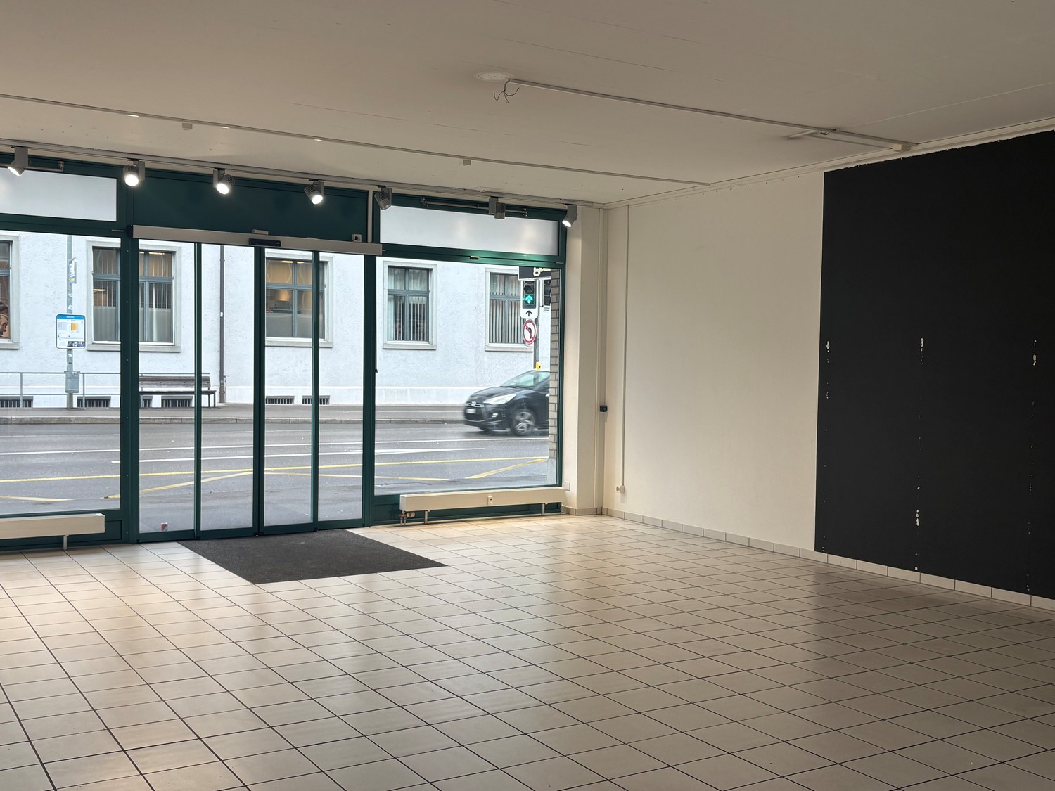 negozio di 120m², foto 3 di 6