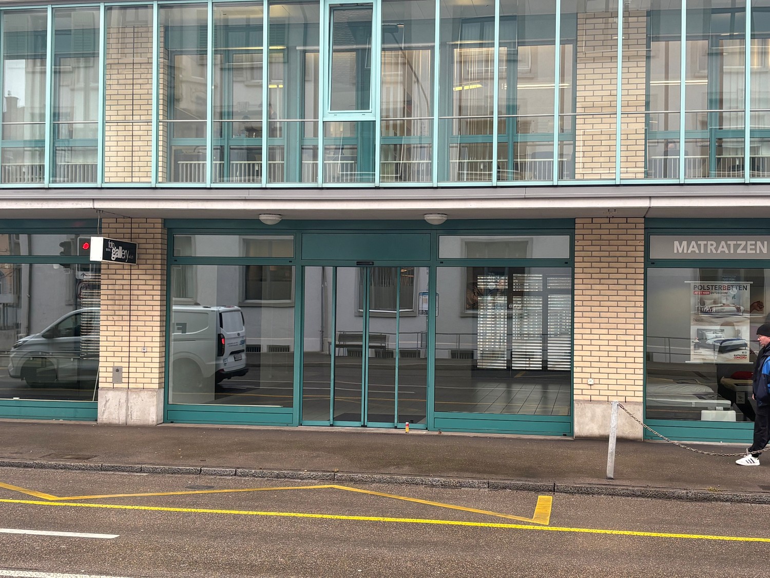 negozio di 120m², foto 2 di 6