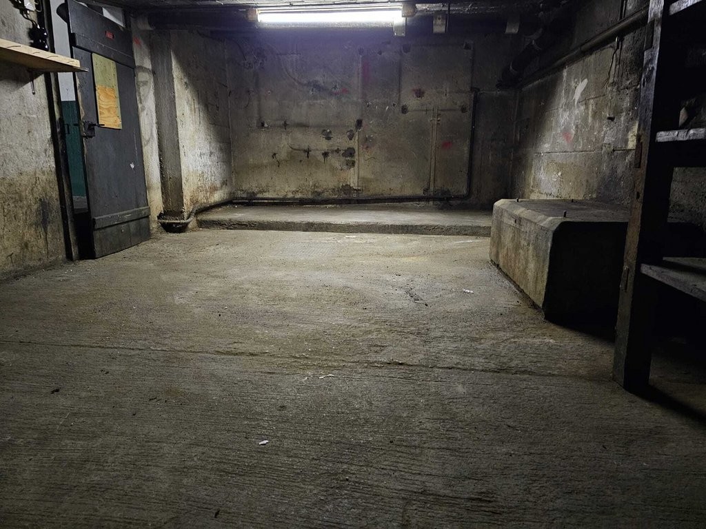 Storage room, Foto 1 von 3