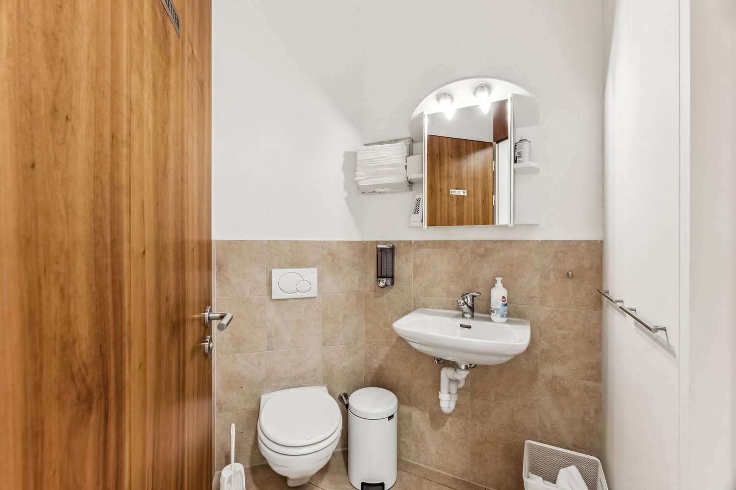 157m² office