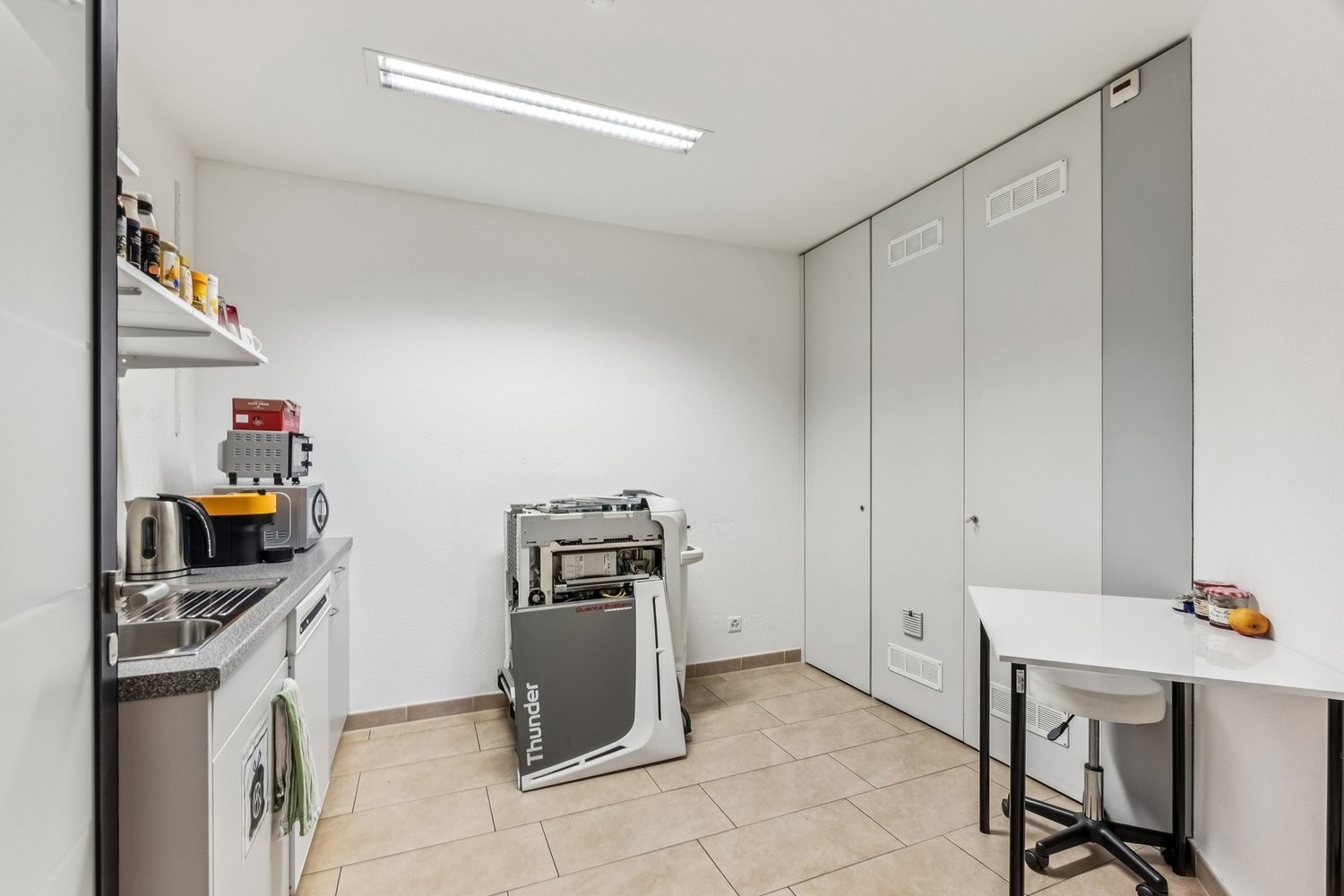 157m² office
