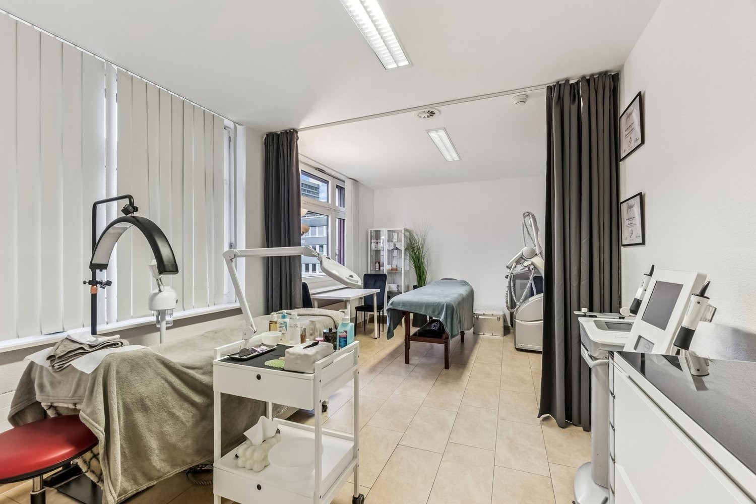 157m² office