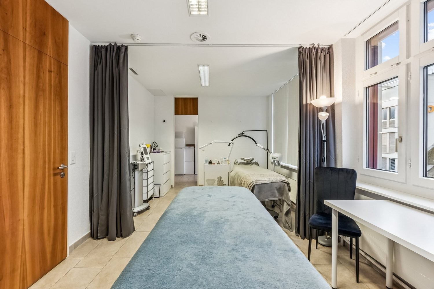 157m² office