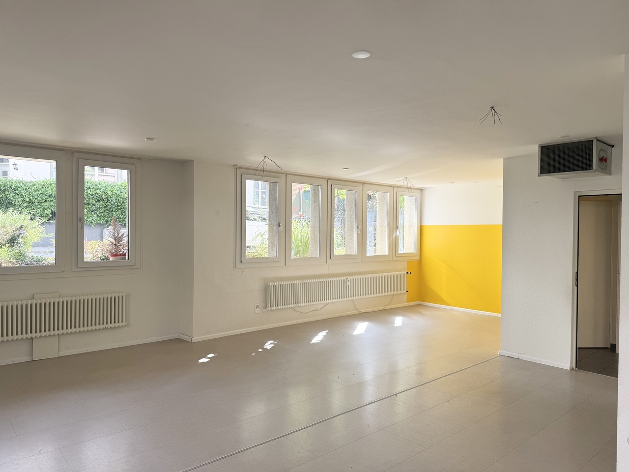 54m² office