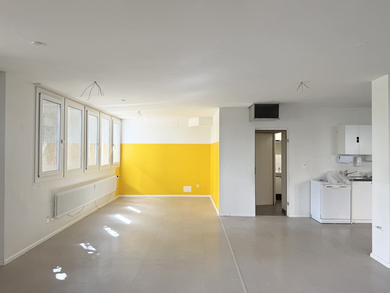 54m² office