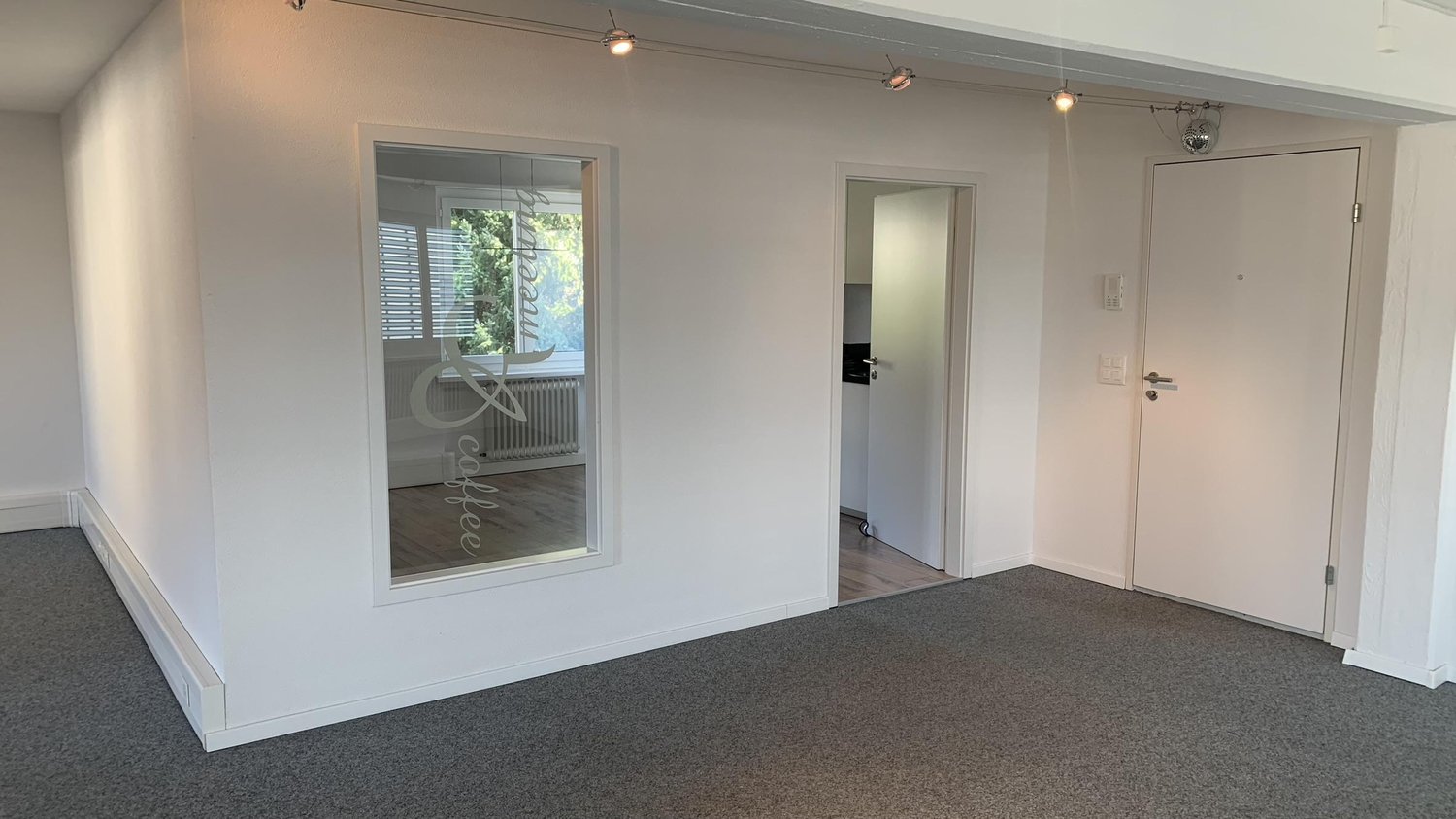 99m² office