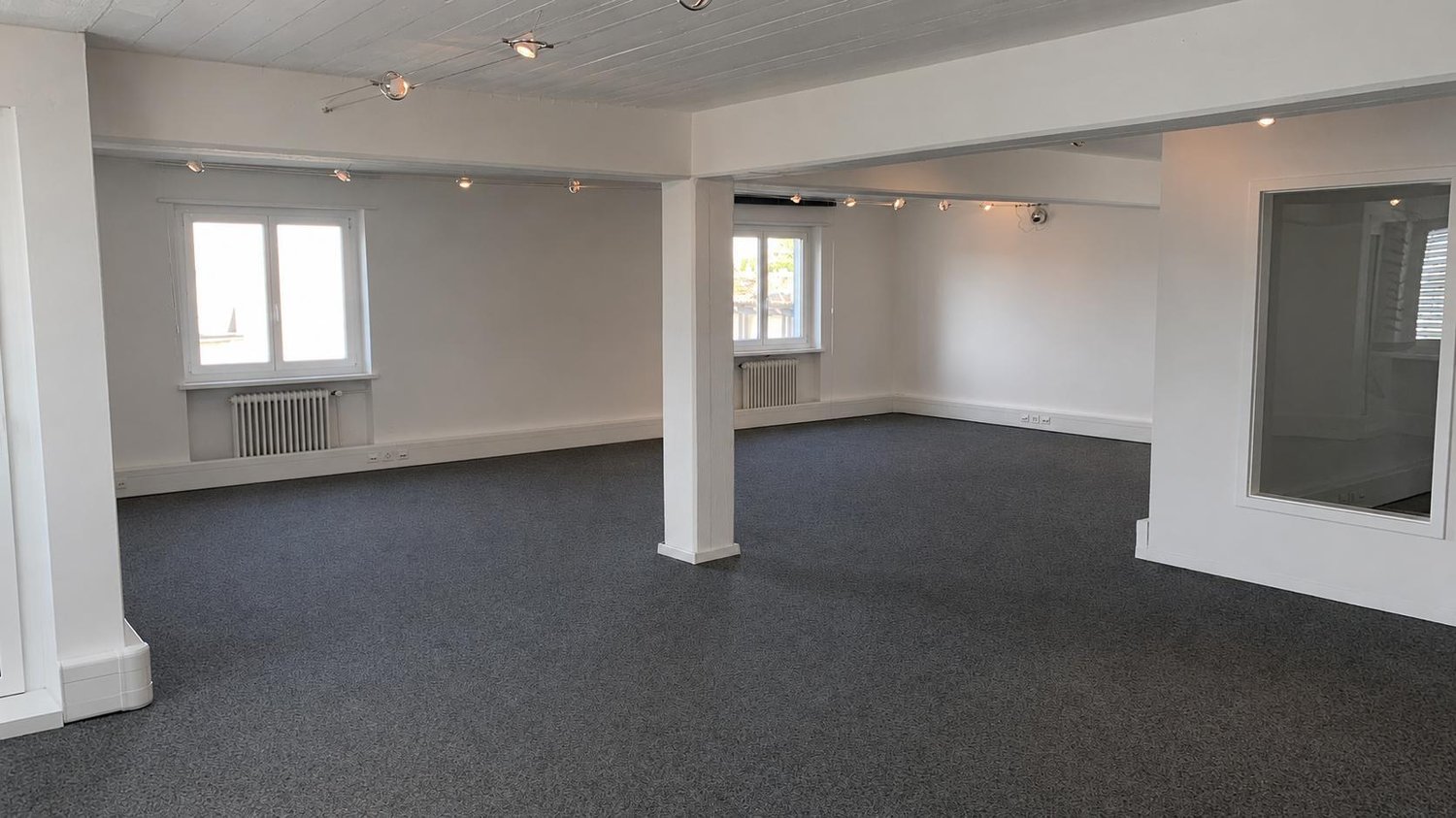 99m² office