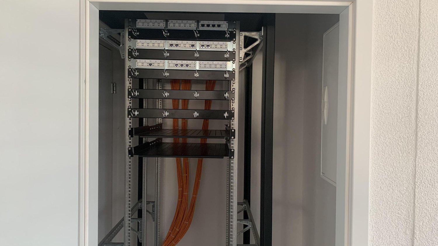 99m² office