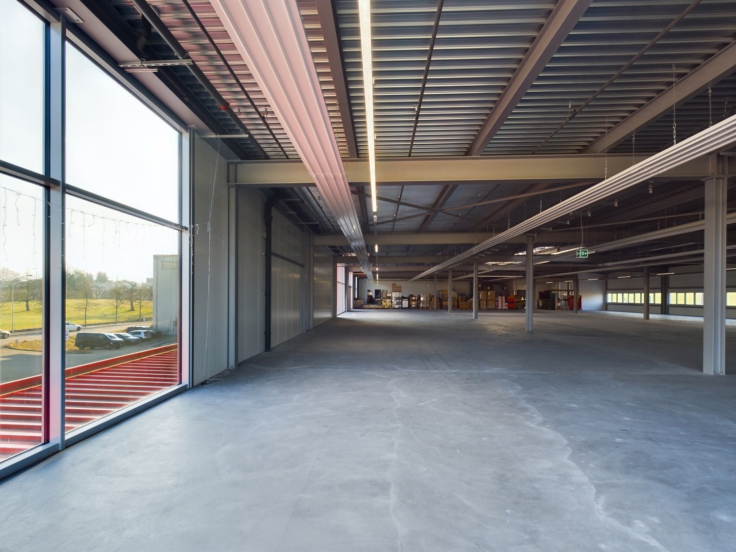 1940m² storage room