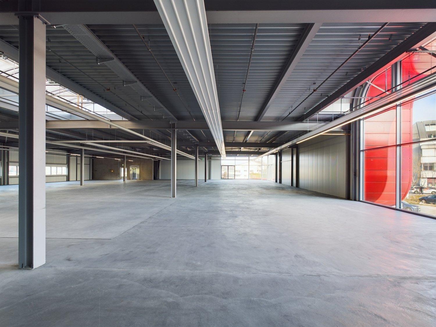 1940m² storage room