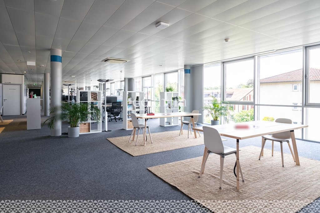 1120m² office