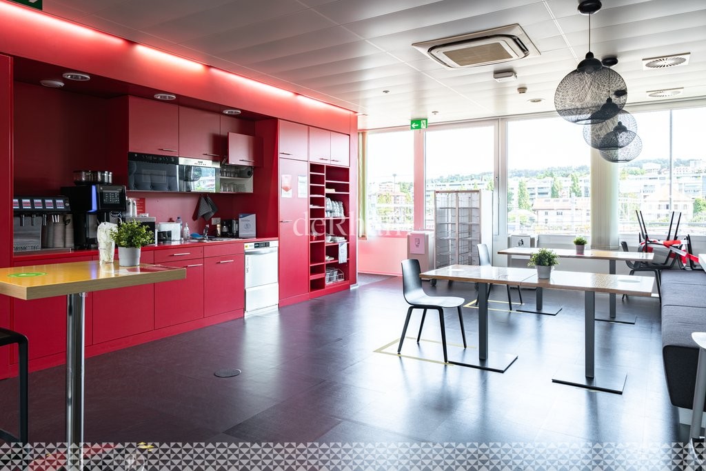 1120m² office
