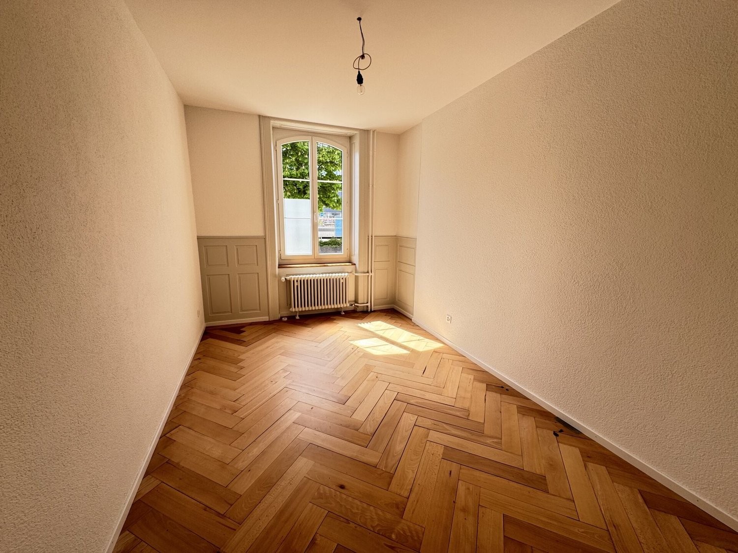 100m² office
